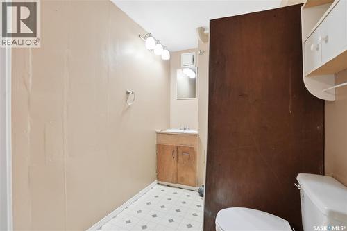 317 Y Avenue N, Saskatoon, SK - Indoor Photo Showing Bathroom