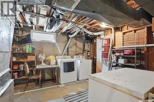 317 Y Avenue N, Saskatoon, SK - Indoor Photo Showing Laundry Room