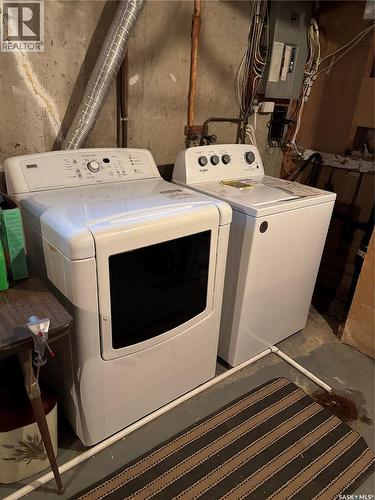 317 Y Avenue N, Saskatoon, SK - Indoor Photo Showing Laundry Room