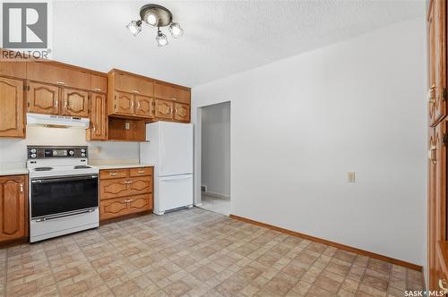 317 Y Avenue N, Saskatoon, SK - Indoor Photo Showing Kitchen