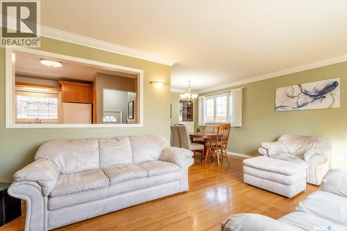 5308 2Nd Avenue, Regina, SK - Indoor Photo Showing Living Room