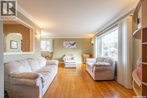 5308 2Nd Avenue, Regina, SK - Indoor Photo Showing Living Room