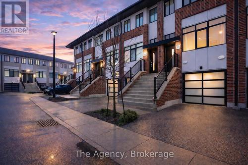 59 MARKLE CRESCENT  Hamilton (Ancaster), ON L9G 0H3