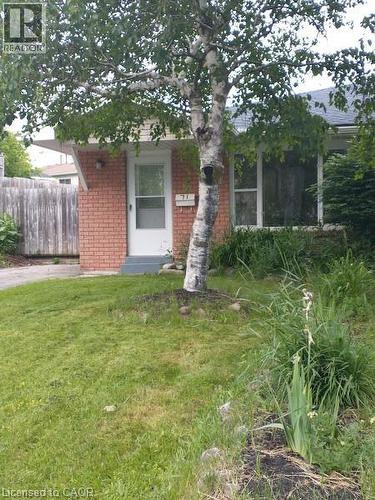 71 NICKOLAS Crescent  Cambridge, ON N3C 3L7