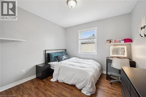 122 Grand River Boulevard, Kitchener, ON - Indoor Photo Showing Bedroom
