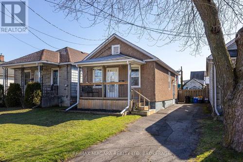 110 MCALPINE AVENUE S  Welland (Lincoln/Crowland), ON L3B 1T6