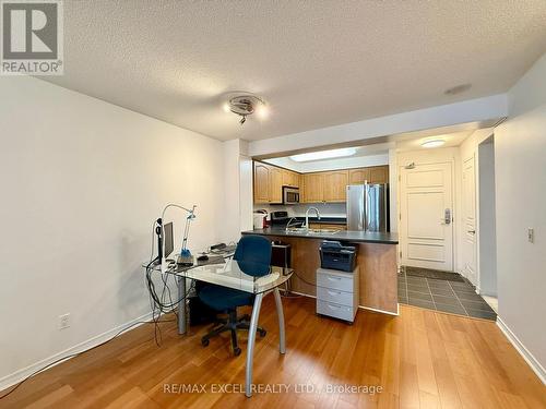 712 - 350 Red Maple Road, Richmond Hill, ON - Indoor Photo Showing Office