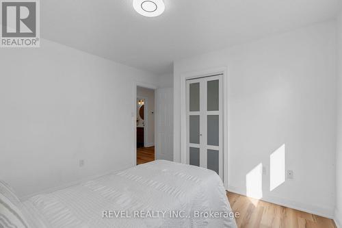 77 Marsellus Drive, Barrie, ON - Indoor Photo Showing Bedroom