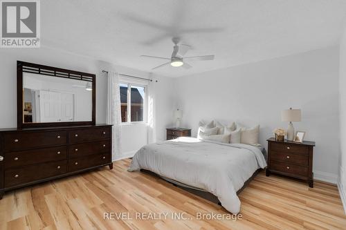 77 Marsellus Drive, Barrie, ON - Indoor Photo Showing Bedroom