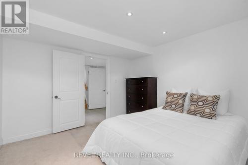 77 Marsellus Drive, Barrie, ON - Indoor Photo Showing Bedroom