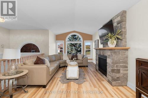 77 Marsellus Drive, Barrie, ON - Indoor Photo Showing Living Room With Fireplace