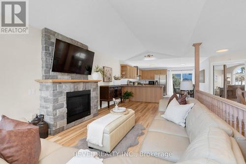 77 Marsellus Drive, Barrie, ON - Indoor Photo Showing Living Room With Fireplace