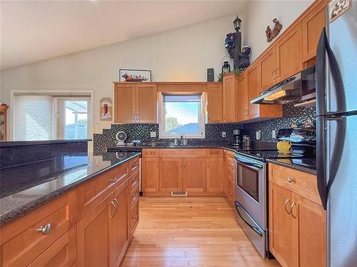 110 Fraser Crescent, Brandon, MB - Indoor Photo Showing Kitchen