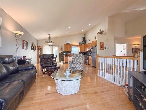 110 Fraser Crescent, Brandon, MB - Indoor Photo Showing Living Room