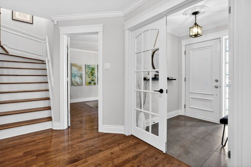 Hall d'entrée/Vestibule - 73 Rue Lower Whitlock, Hudson, QC - Indoor Photo Showing Other Room