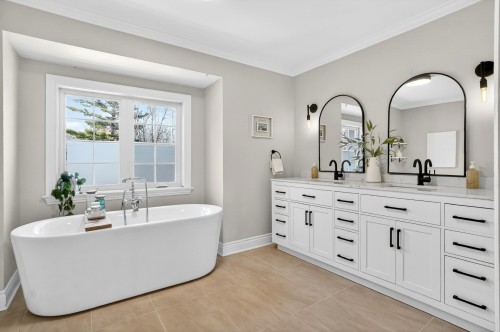 Salle de bains attenante à la CCP - 73 Rue Lower Whitlock, Hudson, QC - Indoor Photo Showing Bathroom