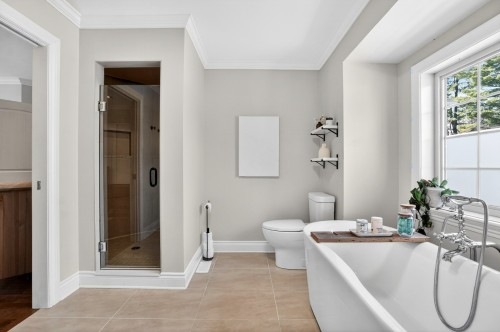 Salle de bains attenante à la CCP - 73 Rue Lower Whitlock, Hudson, QC - Indoor Photo Showing Bathroom