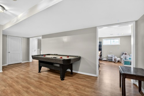 Salle familiale - 73 Rue Lower Whitlock, Hudson, QC - Indoor Photo Showing Other Room