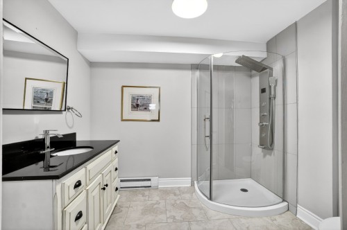 Salle de bains - 73 Rue Lower Whitlock, Hudson, QC - Indoor Photo Showing Bathroom