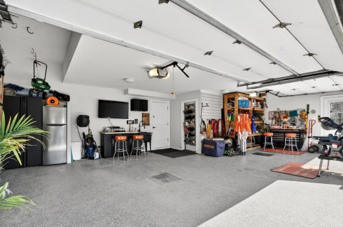 Rangement - 73 Rue Lower Whitlock, Hudson, QC - Indoor Photo Showing Garage