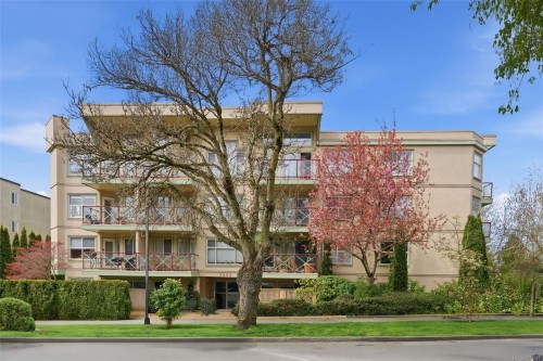 408-2560 Wark St  Victoria, BC V8T 4G8