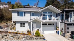 104 Golden View Dr  Nanaimo, BC V9T 0K8