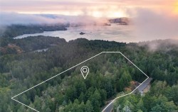 5005 Sooke Hanger Dr Sooke, BC V9Z 1M9