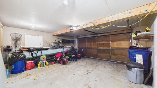 1321 16Th Street, Cranbrook, BC - Indoor Photo Showing Garage