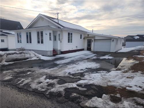 66 St-Antoine St, Saint-Léonard, NB 