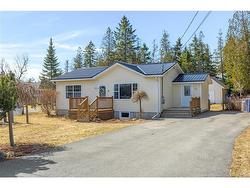 9 Charlotte  Saint Andrews, NB E5B 3X4