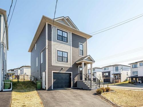 122 Onyx Crescent  Halifax, NS B3P 0H6