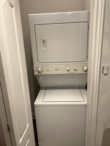 Salle de bains - 1-6770 Av. De Darlington, Montréal (Côte-Des-Neiges/Notre-Dame-De-Grâce), QC - Indoor Photo Showing Laundry Room