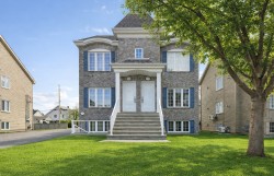 2392 Rue Versailles Mascouche, QC J7K 0J1