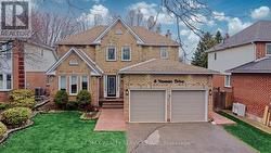 8 YEOMAN DRIVE Brantford, ON N3R 7S8