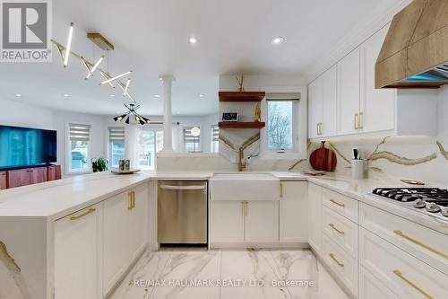 49 Sonley Drive, Whitby, ON - Indoor Photo Showing Kitchen