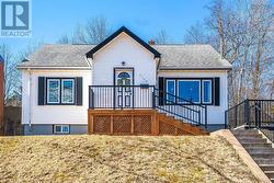 3160 Veith Street  North End, NS B3K 3G8