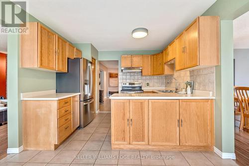 70 Strawberry Drive, Hamilton, ON - Indoor Photo Showing Kitchen
