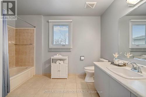 70 Strawberry Drive, Hamilton, ON - Indoor Photo Showing Bathroom