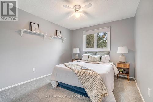 70 Strawberry Drive, Hamilton, ON - Indoor Photo Showing Bedroom