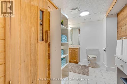 70 Strawberry Drive, Hamilton, ON - Indoor Photo Showing Bathroom