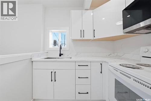 1001 23Rd Street W, Saskatoon, SK - Indoor Photo Showing Kitchen