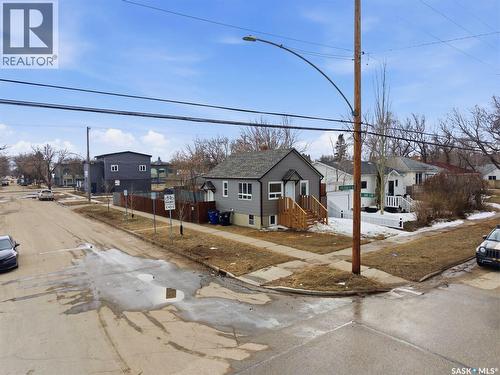 1001 23Rd Street W, Saskatoon, SK - Outdoor