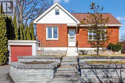 591 CHURCHILL AVENUE N  Ottawa, ON K1Z 5E6