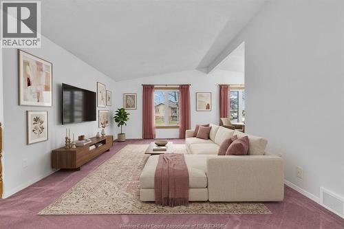 3980 Myrtle, Windsor, ON - Indoor Photo Showing Living Room