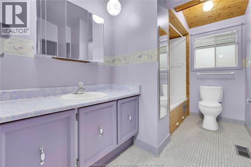 3980 Myrtle, Windsor, ON - Indoor Photo Showing Bathroom
