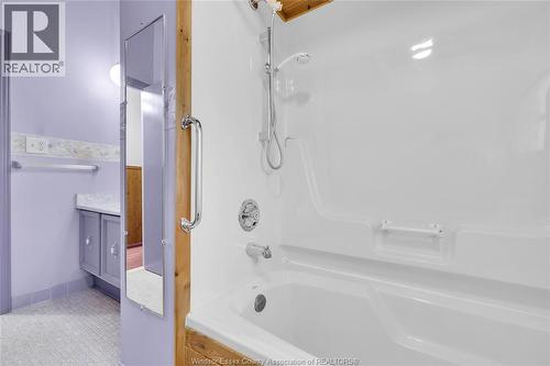 3980 Myrtle, Windsor, ON - Indoor Photo Showing Bathroom