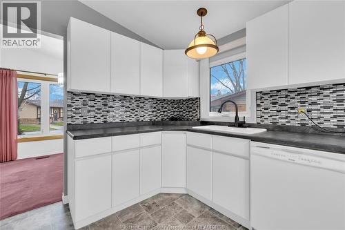 3980 Myrtle, Windsor, ON - Indoor Photo Showing Kitchen