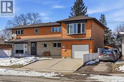 31 Cantlon CRESCENT  Saskatoon, SK S7J 2T2
