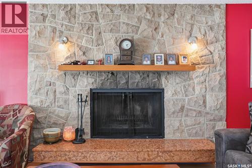 31 Cantlon Crescent, Saskatoon, SK - Indoor Photo Showing Living Room With Fireplace