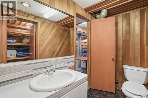 31 Cantlon Crescent, Saskatoon, SK - Indoor Photo Showing Bathroom